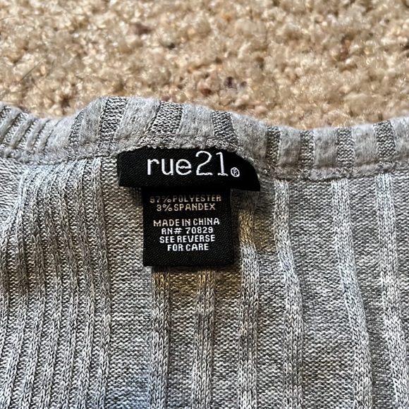 Long sleeve crop top from Rue21 - Picture 3 of 4